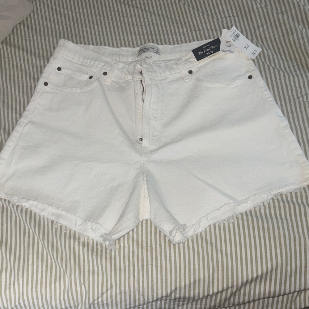 NEW W/ TAGS: Abercrombie & Fitch Women's Curve Love High Rise Dad Short - White